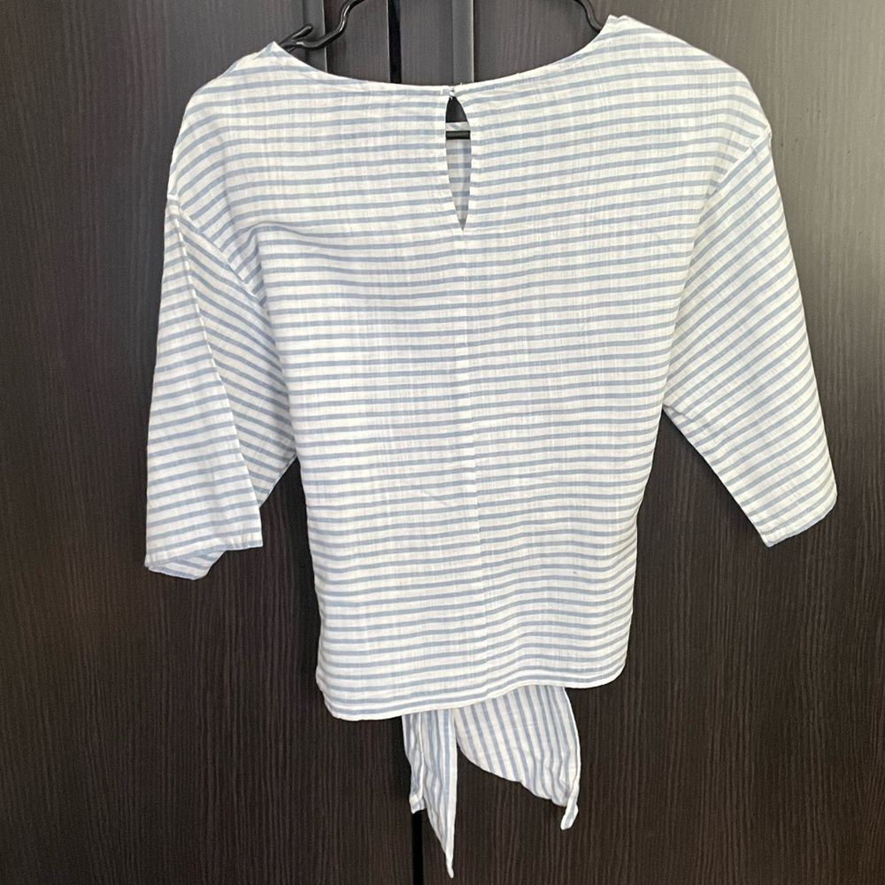 Zara Basics Top - Picture 2 of 2